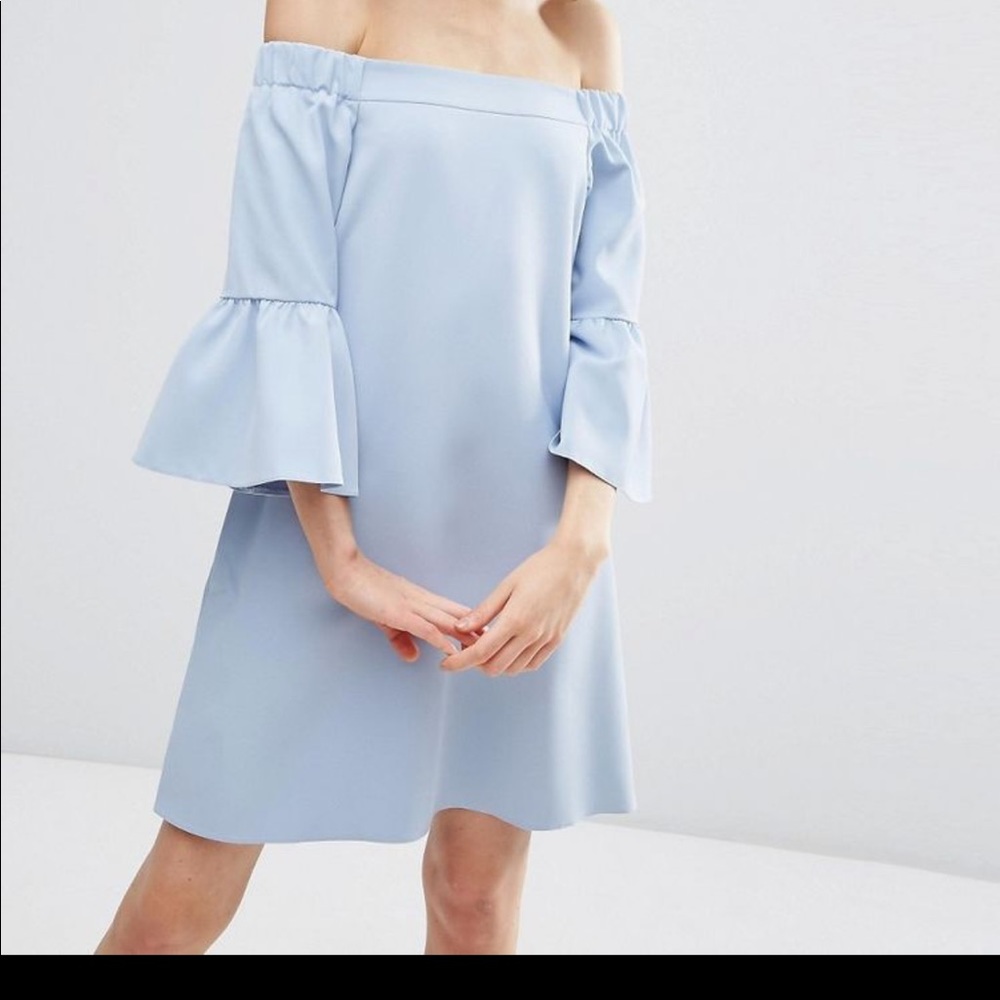 🔥Asos off shoulder bell sleeve dress🔥